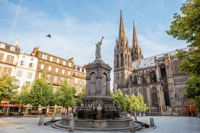 Road trip à Clermont-Ferrand, France